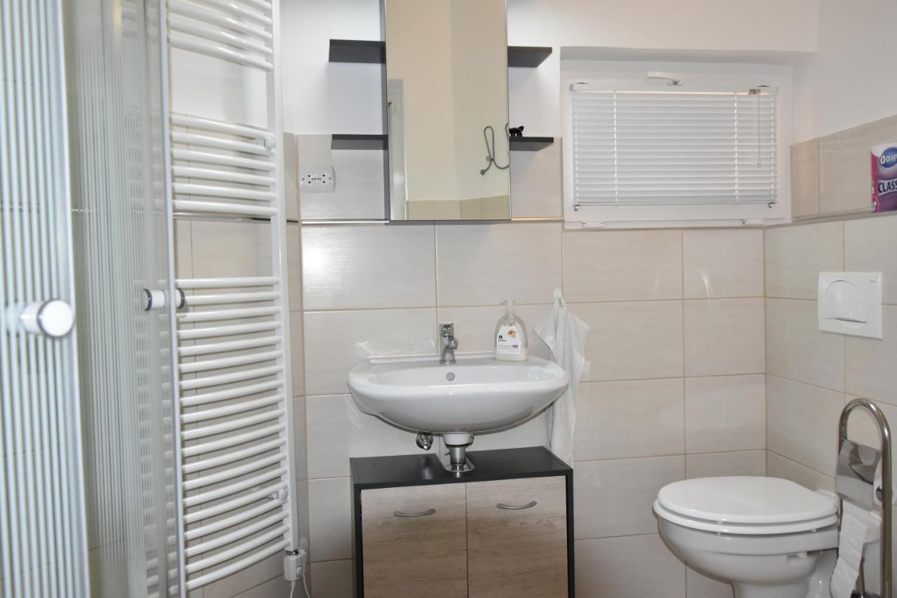 Csevi Apartmanhaz Mezőkövesd Eksteriør bilde