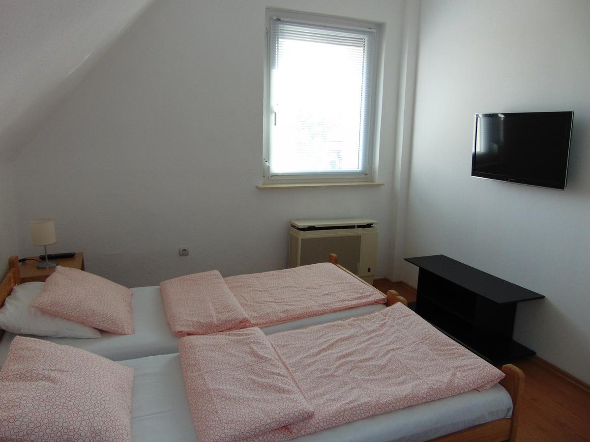 Csevi Apartmanhaz Mezőkövesd Eksteriør bilde