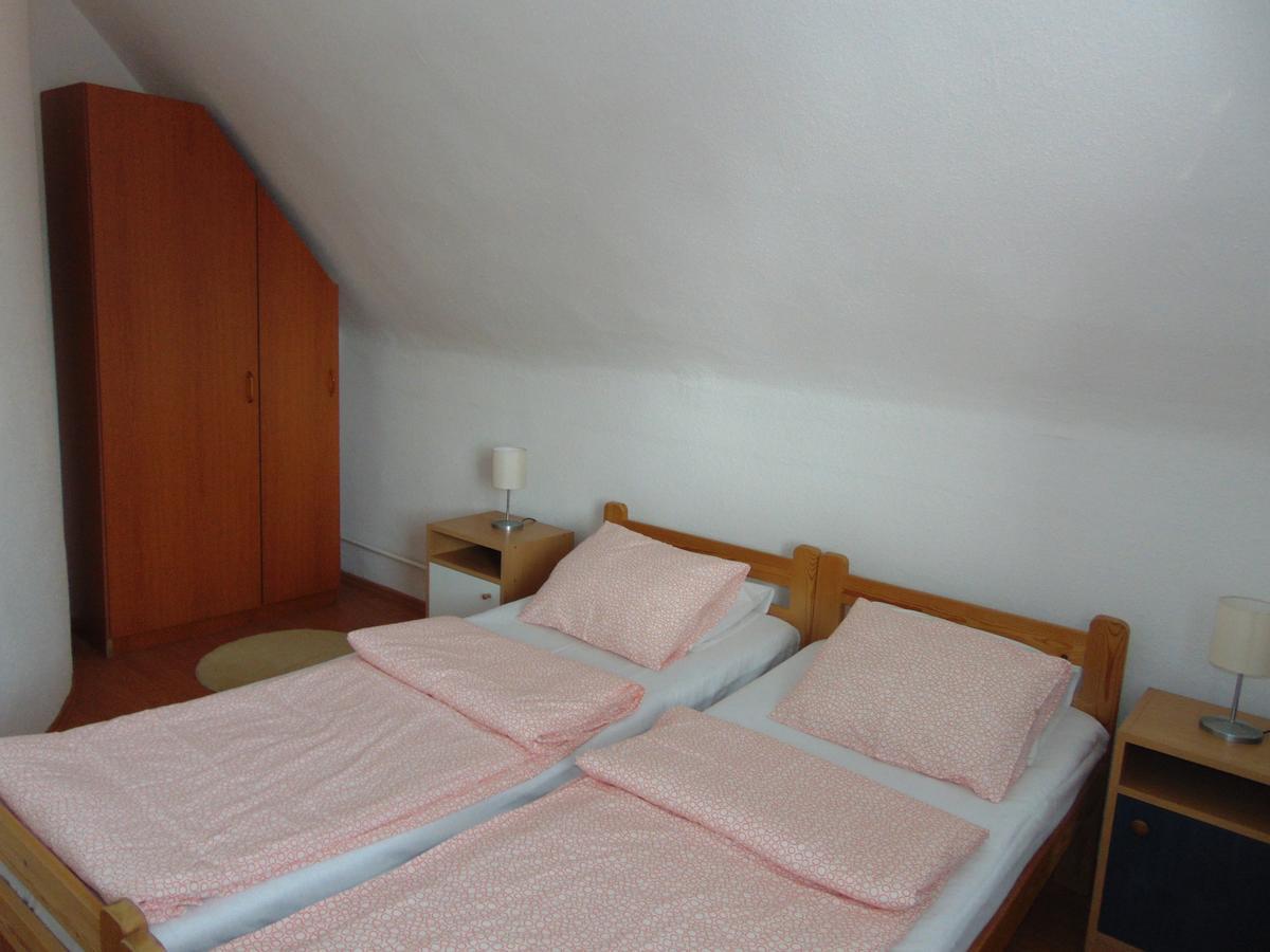Csevi Apartmanhaz Mezőkövesd Eksteriør bilde