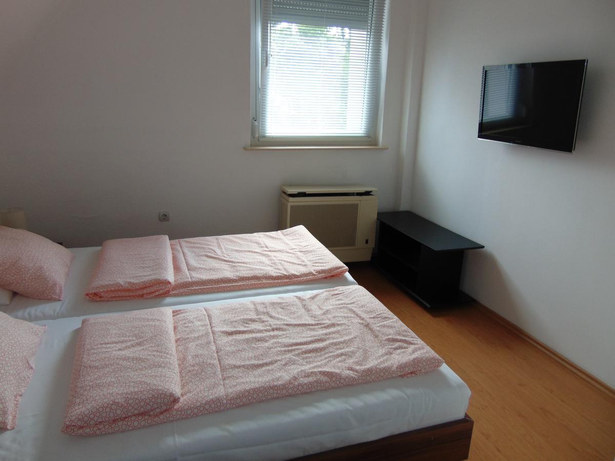 Csevi Apartmanhaz Mezőkövesd Eksteriør bilde